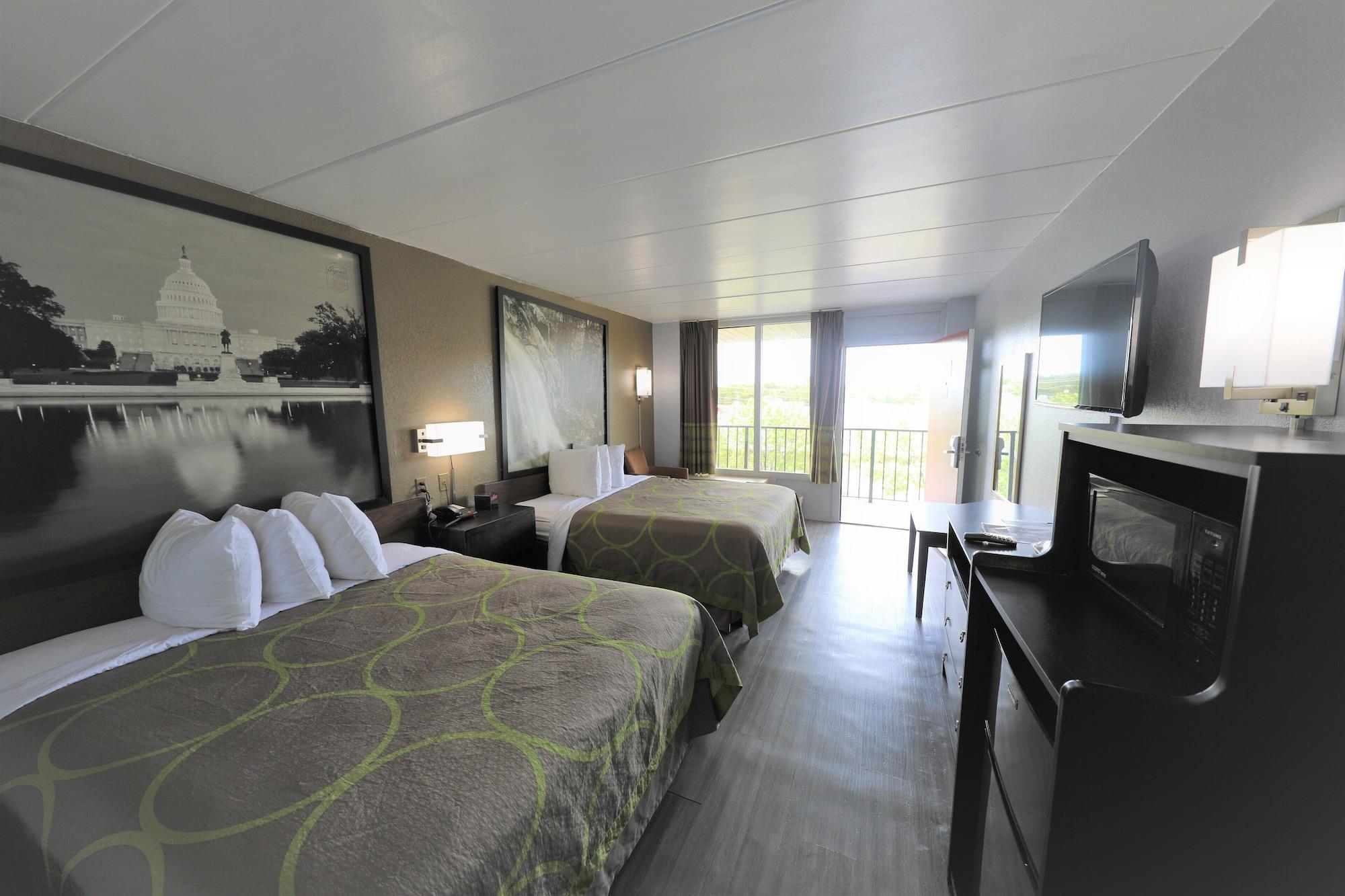 Super 8 by Wyndham Manassas Hotel Bagian luar foto